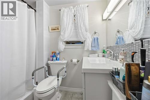 1978 Orchard Avenue, Sarnia, ON 