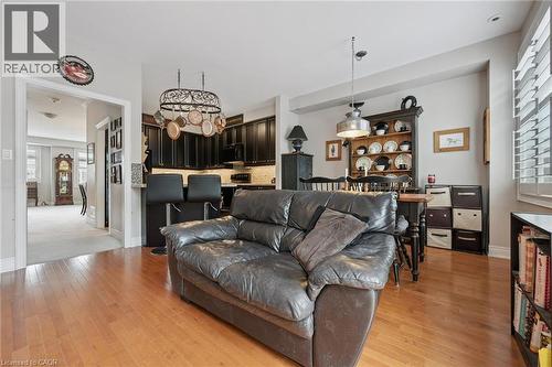 1983 Rackus Crescent, Mississauga, ON - Indoor Photo Showing Living Room