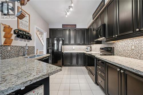 1983 Rackus Crescent, Mississauga, ON - Indoor Photo Showing Kitchen With Double Sink With Upgraded Kitchen