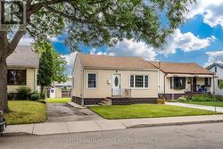 134 SELKIRK AVENUE  Hamilton, ON L8H 5M2