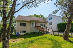 4 Turnberry Lane  Halifax, NS B3M 4E5