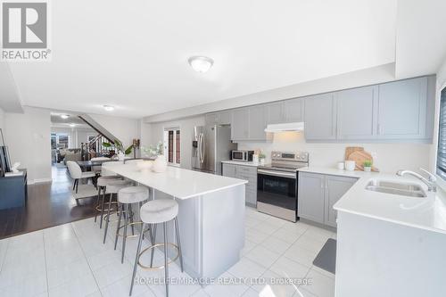 11 FINEGAN CIRCLE  Brampton, ON L7A 4Z7