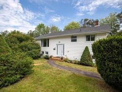 3 Briarwood Court  Lower Sackville, NS B4C 1A7