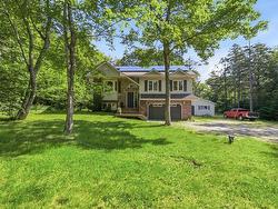 45 Rockcliffe Crescent  Hammonds Plains, NS B3Z 1J8