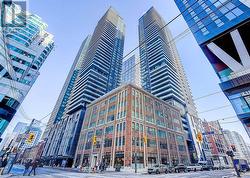 702 - 115 BLUE JAYS WAY Toronto, ON M5V 0N4