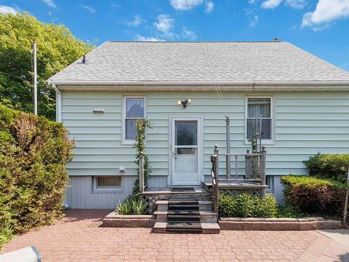 5 Richards Drive, Dartmouth, NS 