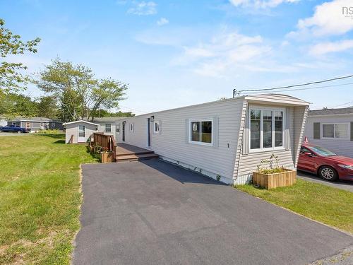 1 Bishop Avenue, Dartmouth, NS 