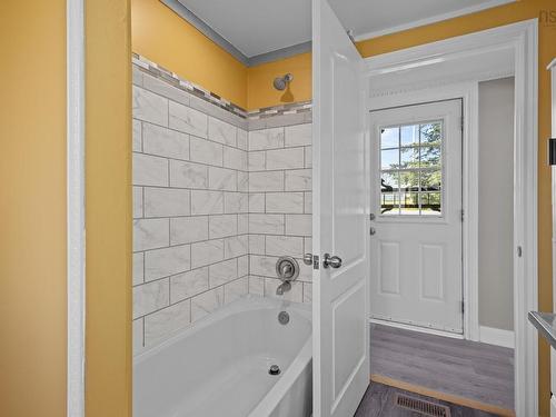 1 Bishop Avenue, Dartmouth, NS 