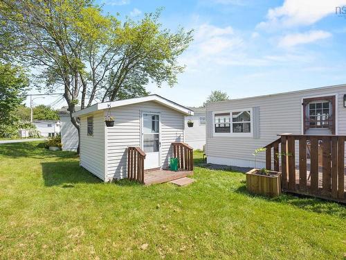 1 Bishop Avenue, Dartmouth, NS 