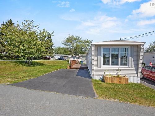 1 Bishop Avenue, Dartmouth, NS 