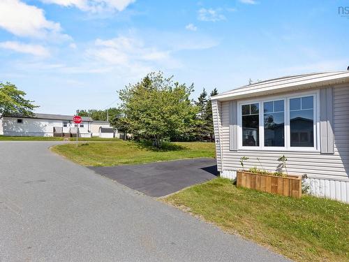 1 Bishop Avenue, Dartmouth, NS 