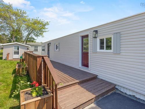 1 Bishop Avenue, Dartmouth, NS 
