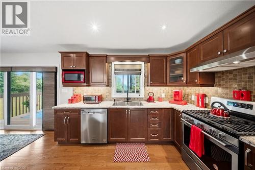 206 Meredith Way, Grey, ON - Indoor Photo Showing Kitchen