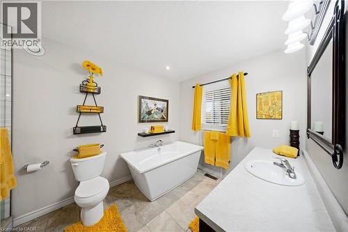 206 Meredith Way, Grey, ON - Indoor Photo Showing Bathroom