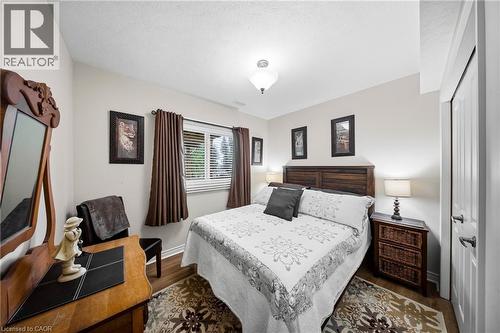 206 Meredith Way, Grey, ON - Indoor Photo Showing Bedroom