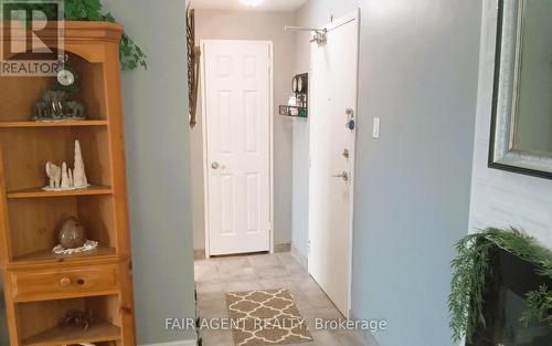 410 - 931 Wonderland Road S, London South (South M), ON 
