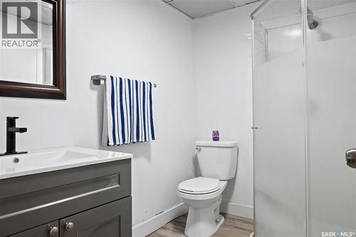 2905 Grant Road, Regina, SK - Indoor Photo Showing Bathroom