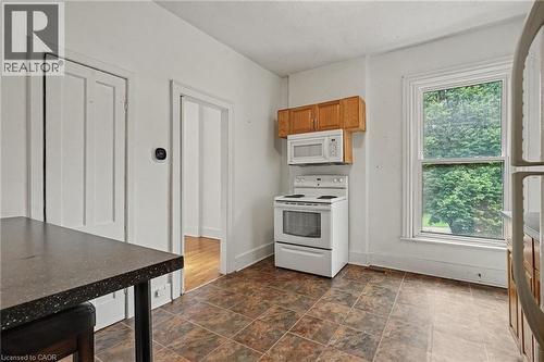 22 Stinson Street, Hamilton, ON - Indoor Photo Showing Kitchen