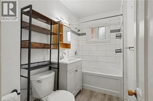 22 Stinson Street, Hamilton, ON - Indoor Photo Showing Bathroom
