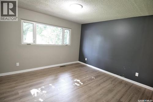 352 Carleton Drive, Saskatoon, SK 