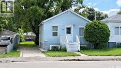 320 M AVENUE N  Saskatoon, SK S7L 2S5