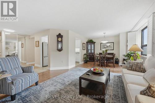 Living Room - 201 - 141 Church Street, St. Catharines (Downtown), ON - Indoor Photo Showing Living Room