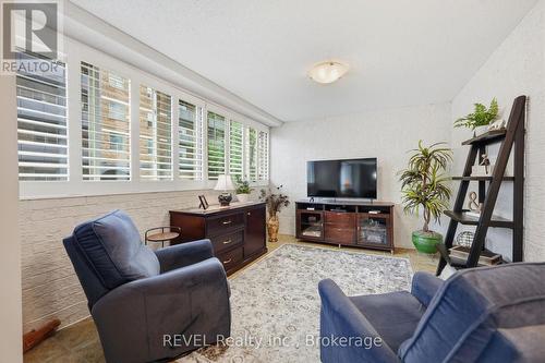 Den (Flex space) - 201 - 141 Church Street, St. Catharines (Downtown), ON - Indoor Photo Showing Living Room