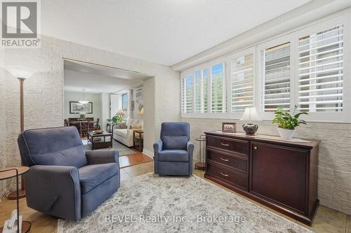 Den - 201 - 141 Church Street, St. Catharines (Downtown), ON - Indoor Photo Showing Living Room