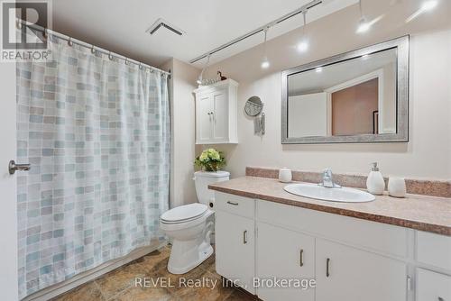 Main bath - 201 - 141 Church Street, St. Catharines (Downtown), ON - Indoor Photo Showing Bathroom