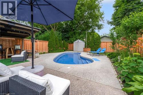 12 WOODS End  Brantford, ON N3R 6M8