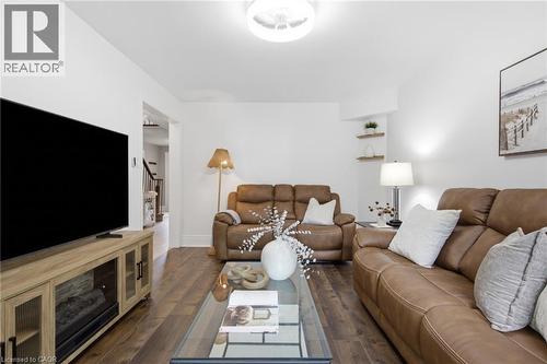 196 Harwood Road, Cambridge, ON - Indoor Photo Showing Living Room