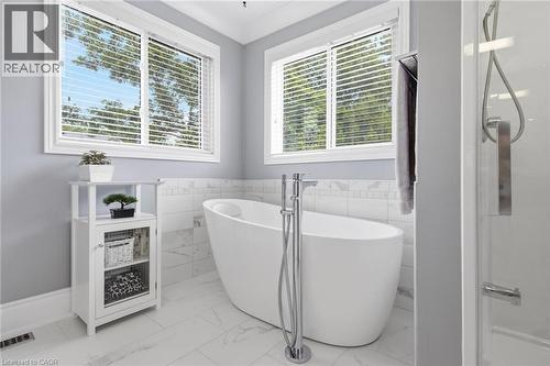196 Harwood Road, Cambridge, ON - Indoor Photo Showing Bathroom