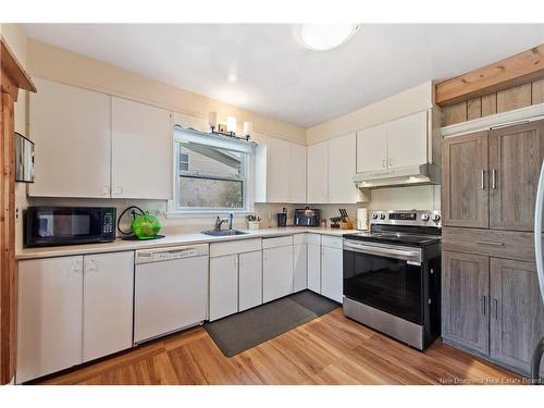 166 North, Moncton, NB 