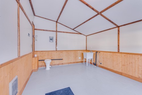Salle familiale - 18 Ch. Du Pont, Val-Des-Monts, QC - Indoor Photo Showing Other Room
