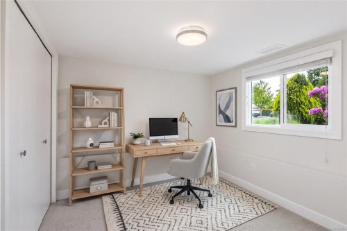 2052 Carrick St, Oak Bay, BC 