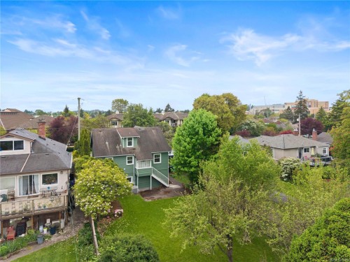 2052 Carrick St, Oak Bay, BC 
