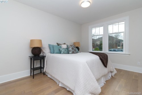 2052 Carrick St, Oak Bay, BC 