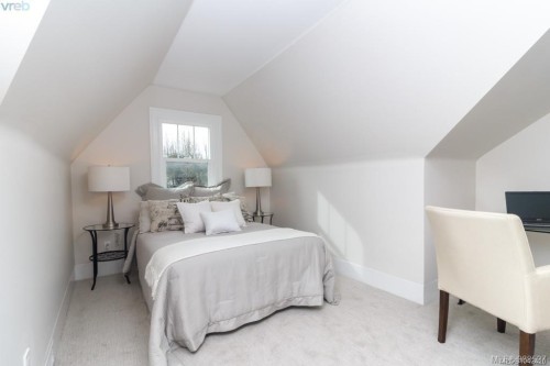 2052 Carrick St, Oak Bay, BC 