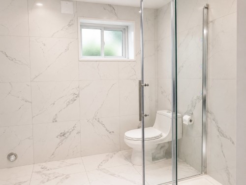 Bathroom - 2250 Rue De Perse, Laval (Vimont), QC 