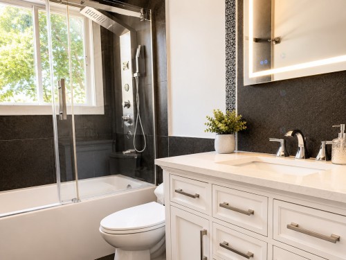 Bathroom - 2250 Rue De Perse, Laval (Vimont), QC 