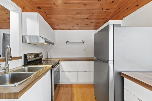 Cuisine - 614 Ch. Du Tour-Du-Lac, Lac-Simon, QC - Indoor Photo Showing Kitchen With Double Sink
