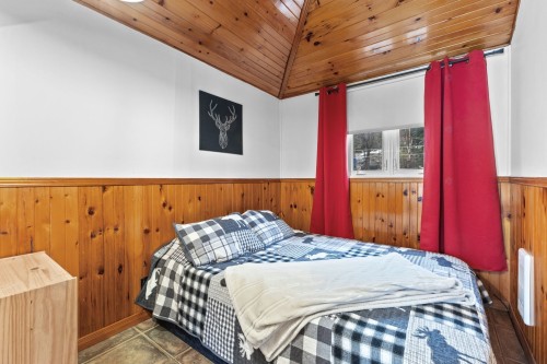 Chambre à coucher principale - 614 Ch. Du Tour-Du-Lac, Lac-Simon, QC - Indoor Photo Showing Bedroom