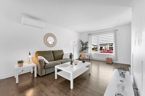 Salon - 1019 Av. Boucher, Saint-Agapit, QC - Indoor Photo Showing Living Room