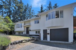 7487 Forest Turn Way Lantzville, BC V0R 2H0