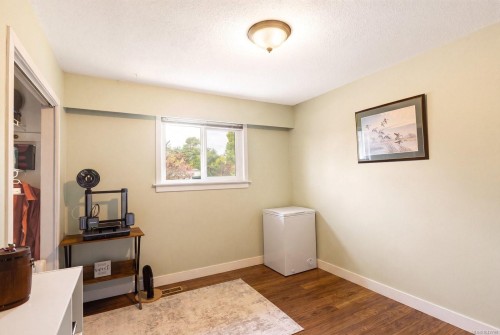 10019 Siddall Rd, Sidney, BC 