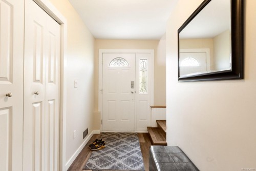 10019 Siddall Rd, Sidney, BC 