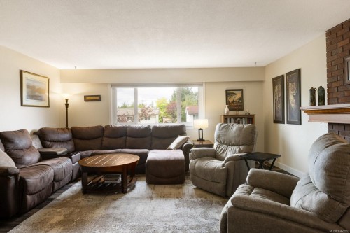 10019 Siddall Rd, Sidney, BC 