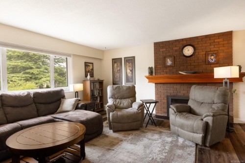 10019 Siddall Rd, Sidney, BC 