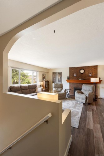10019 Siddall Rd, Sidney, BC 