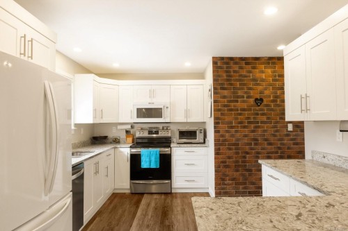 10019 Siddall Rd, Sidney, BC 